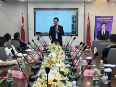 <b>跟着AI手艺的不竭</b>